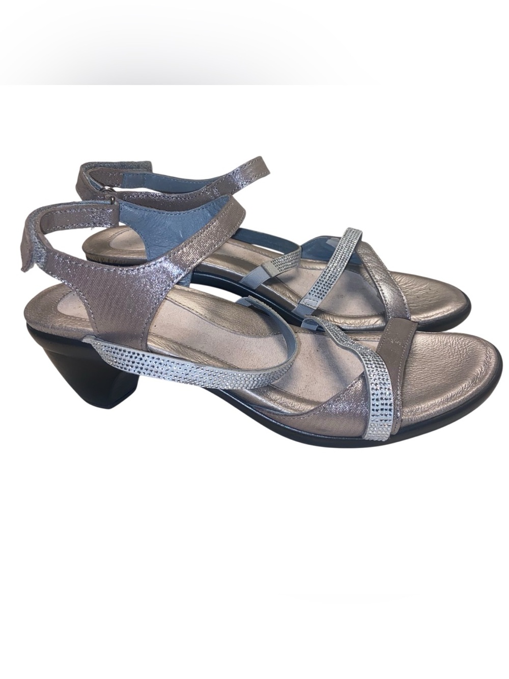 Naot Sandals Womens Size 39 (8-8.5) Innovate Heels Strappy Rhinestone Silver
Go
